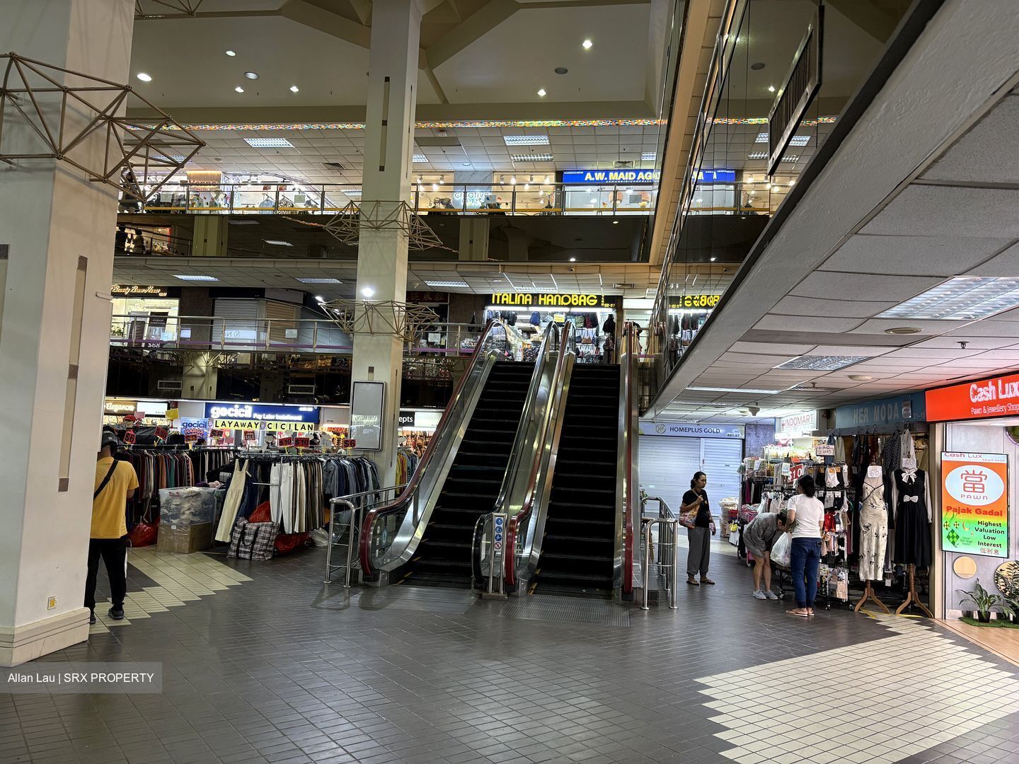 City Plaza (D14), Retail #557034451